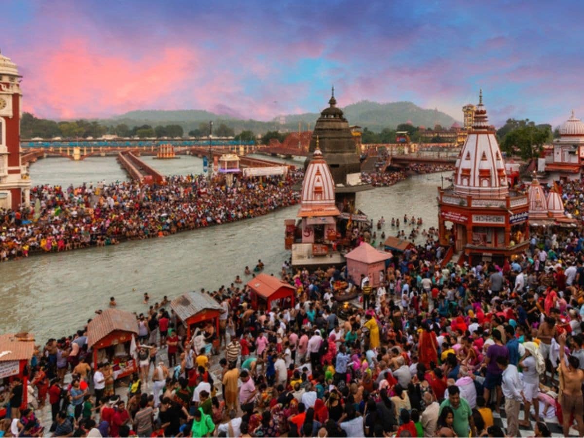 Haridwar: मकर संक्रांति स्नान पर्व पर हरिद्वार में आस्था का महाजमावड़ा