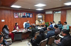 मंत्री गणेश जोशी ने मसूरी क्षेत्र में चल रही पेयजल योजनाओं की समीक्षा की