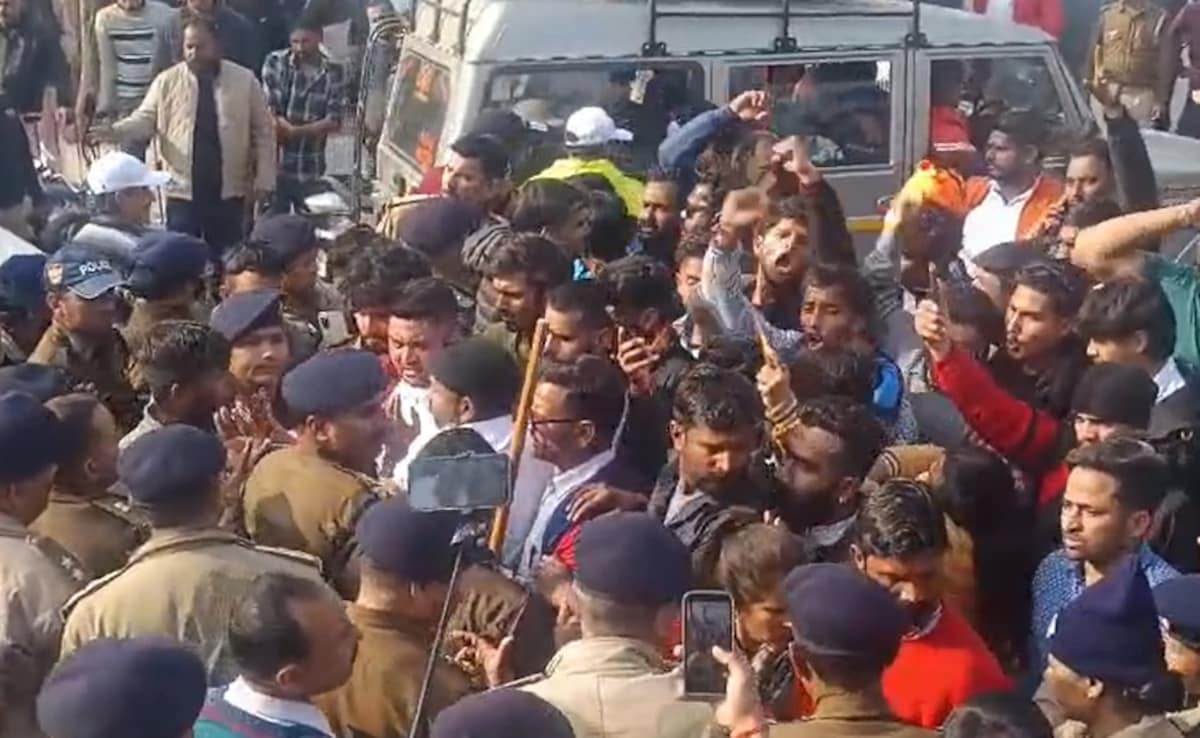 Kotdwar: 30 साल पुरानी दुकान पर विवाद, ‘बाबा’ नाम पर बवाल !