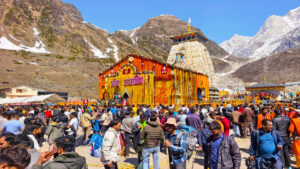 Kedarnath: केदारनाथ मंदिर में टोकन सिस्टम लागू, श्रद्धालुओं को निर्धारित समय पर गर्भगृह में दिया जा रहा प्रवेश