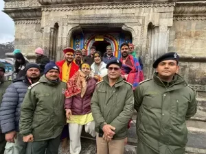 Kedarnath: केदारनाथ धाम पहुंचे गायक कैलाश खेर, बोले—श्रद्धालुओं की बड़ी संख्या के बीच भी शानदार प्रबंधन