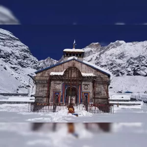 Kedarnath: भारी बर्फबारी से केदारनाथ में तैयारियों में बाधा, 22 अप्रैल को खुलने हैं कपाट