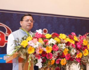 सीएम धामी ने युवा साहित्यकारों को किया संबोधित