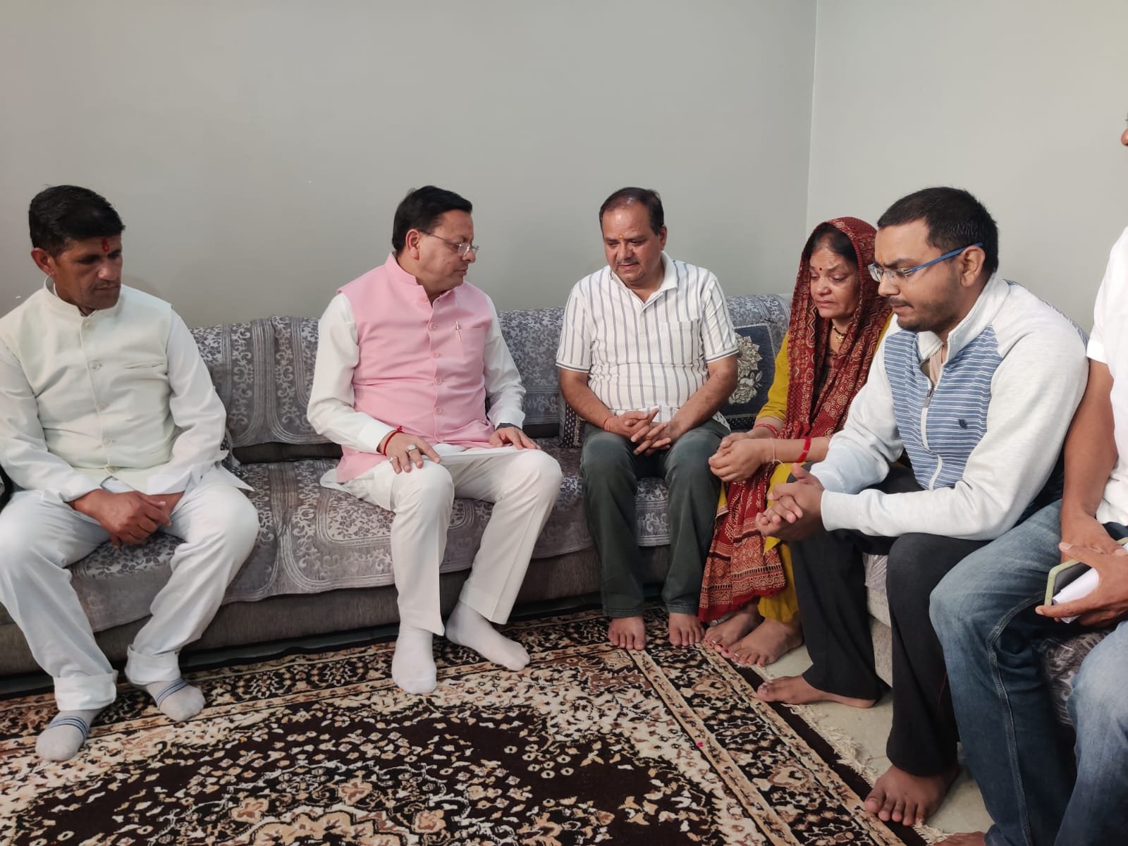 Dehradun: सीएम धामी पहुँचे अल्मोड़ा,शहीद लेफ्टिनेंट बीरेश्वर गोस्वामी को दी श्रद्धांजलि