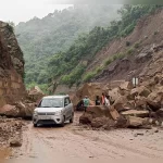मलबा हटाकर खोला गया गंगोत्री हाईवे, उत्तराखंड में भारी बारिश का अलर्ट
