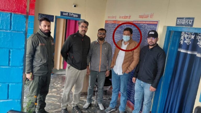 बदरीनाथ मंदिर में चढ़ावा हेराफेरी मामले में मंदिर के पूर्व अधिकारी गिरफ्तार